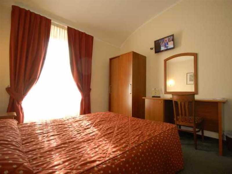 Hotel Urbani Torino Esterno foto
