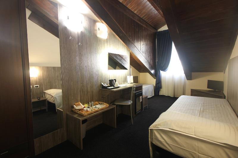 Hotel Urbani Torino Esterno foto